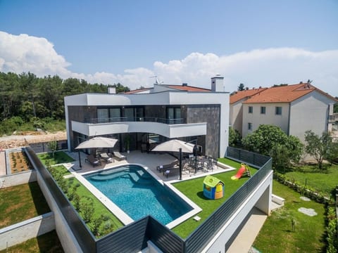 Villa Blue Diamond für 10 Personen in Biograd
