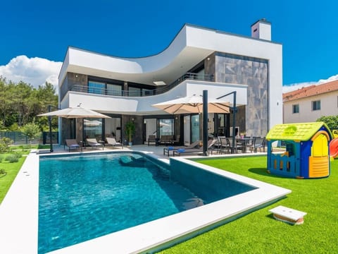 Villa Blue Diamond für 10 Personen in Biograd