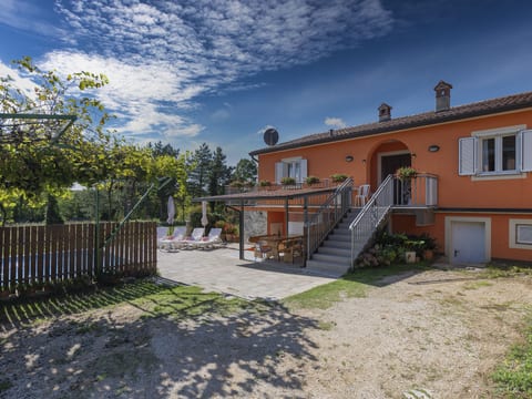 Haus Orange - Familienfreundliche Lage mit Pool