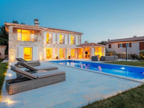 Villa Arabela mit 4 Schlafzimmern, in der Nähe von Porec