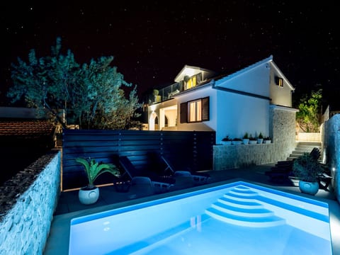mit Privatpool für 9 Personen ca. 95 m² in