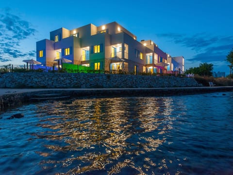 Strandvilla "Miri Olive" mit beheiztem Pool