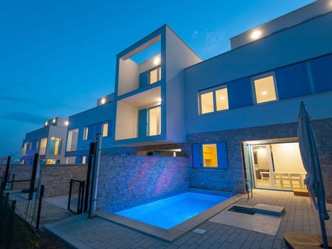 Ferienvilla "Miri Orchid" mit privatem Pool
