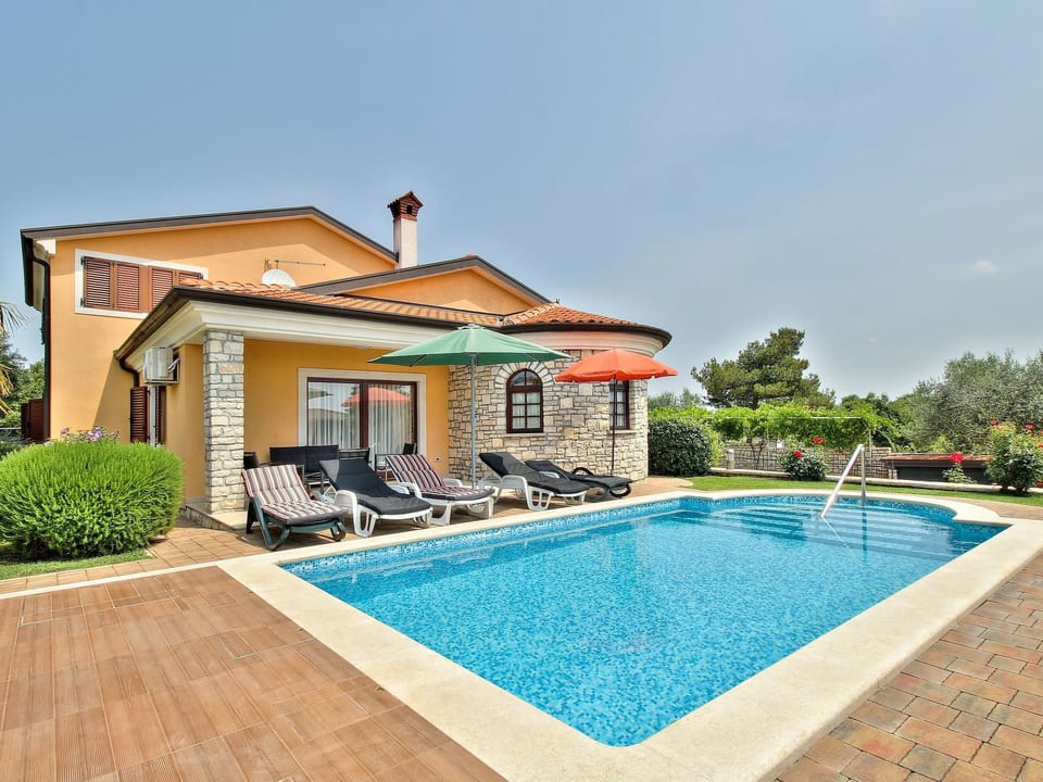 Schöne Ferienvilla Morena mit Pool - Buje