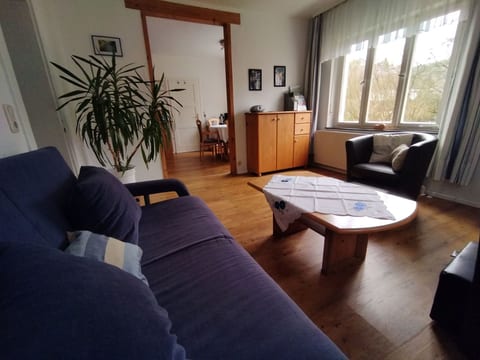 mit Terrasse