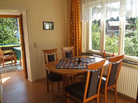 mit Terrasse