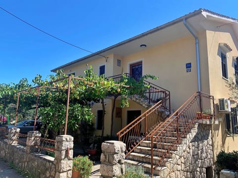 Apartment Santic