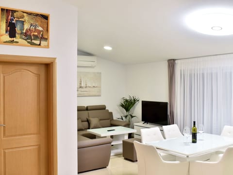 Apartment Sana 2