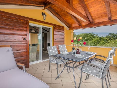 Appartement in Soline mit Großer Terrasse
