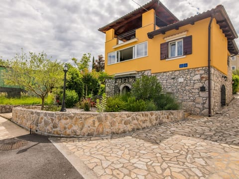Appartement in Soline mit Großer Terrasse