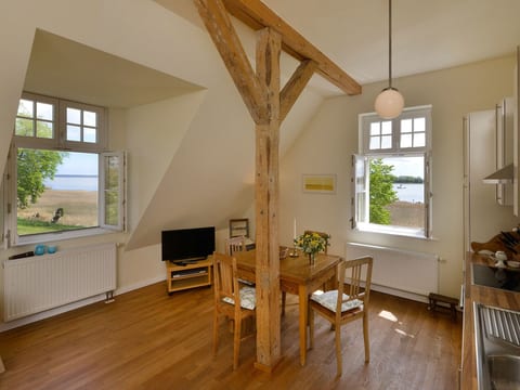 Wohnung im zweiten Obergeschoss des Gutshauses