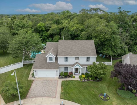 Cape May Paradise-Pool-Gym-GameRoom-5 BR-Sleeps 16
