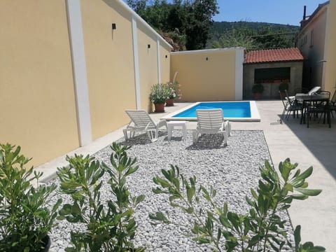 Gesamte Wohnung mit Terrasse und Meerblick