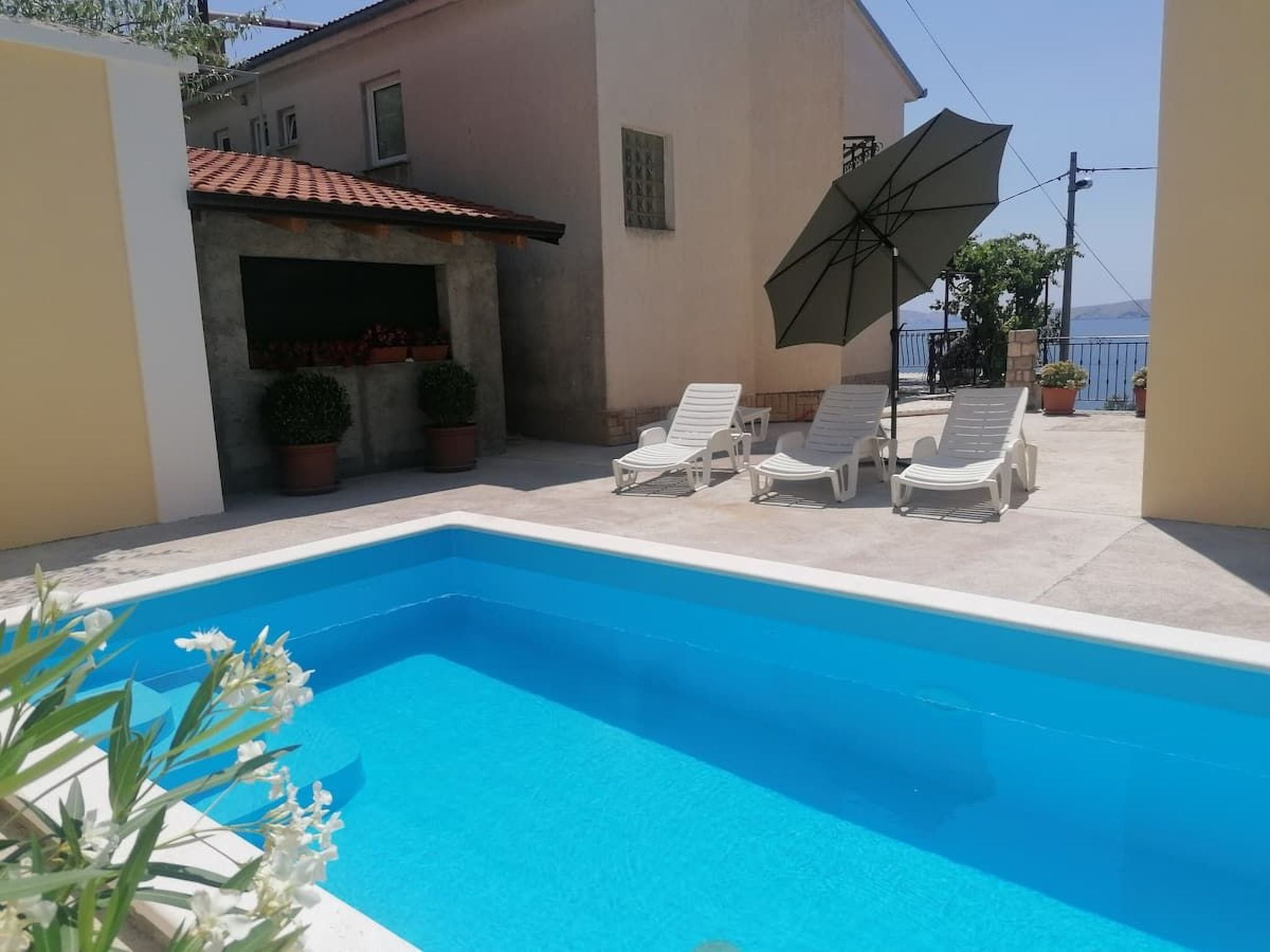 Gesamte Wohnung mit Terrasse und Meerblick