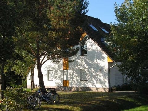 Strandnahe Wohnung mit Terrasse und Parkplatz