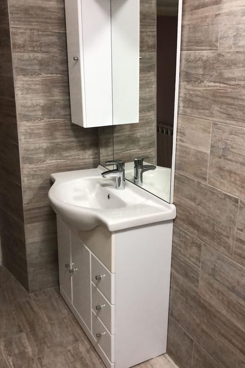 mit Kamin in der Stadt Roc