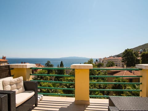 "Penthouse" mit Blick auf das Wasser