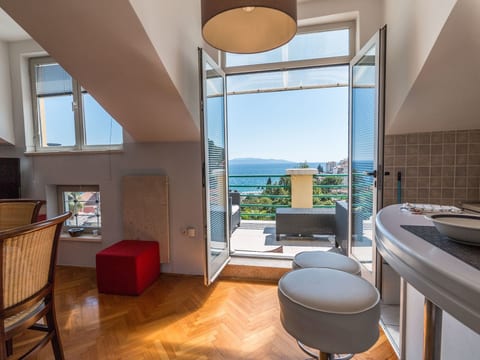 "Penthouse" mit Blick auf das Wasser
