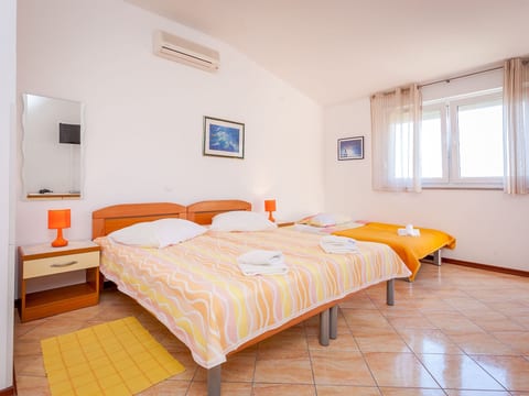 Wohnung für zwei Personen im zweiten Stock
