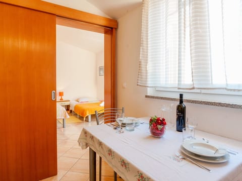 Wohnung für zwei Personen im zweiten Stock