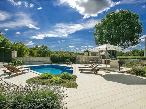 Villa Lenka mit Pool