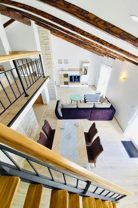 Apartment Karlo auf zwei Wohnebenen, mit Meerblick