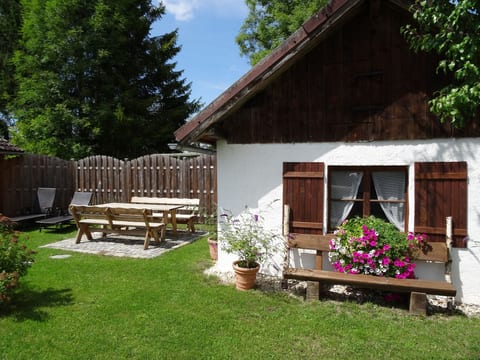 Landhaus mit Sonnenterrasse und Garten