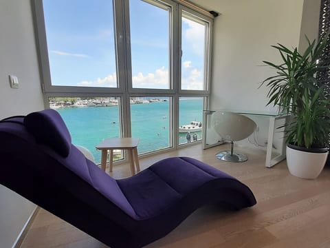 Stylisches Studio mit atemberaubendem Ausblick