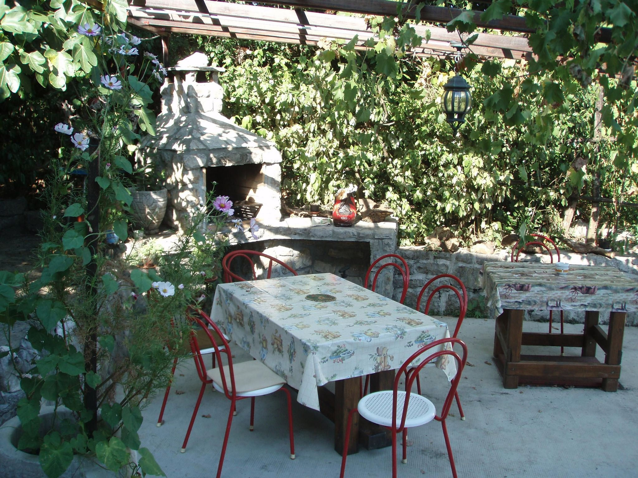 mit Terrasse