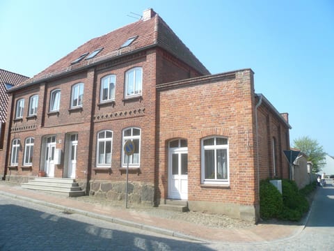 Charmante Wohnung in Dassow mit Terrasse und Gri