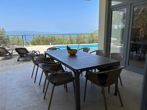 Villa Olivia mit Pool - Spielplatz - Meerblick