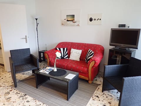 Strandnahes Studio mit kleiner Gartenterrasse