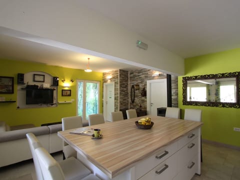 Komfortables Haus in Selca mit privatem Parkplatz