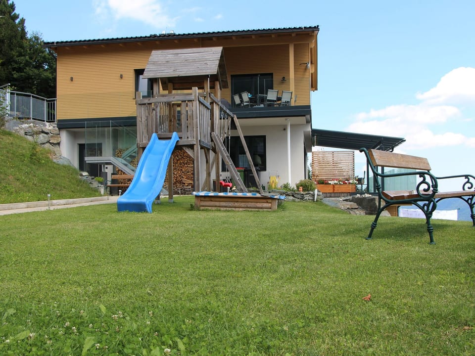 Appartement mit herrlichem Berg- und Seeblick - Bodensdorf