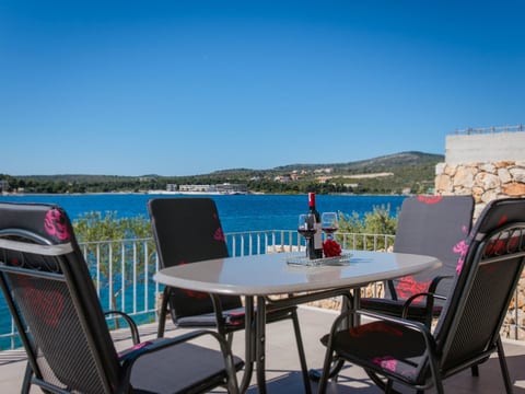 am Strand "Villa Lori"