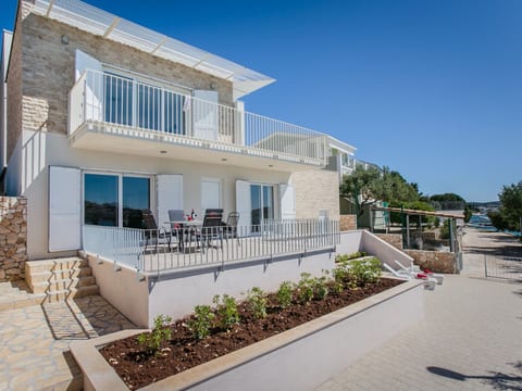 am Strand "Villa Lori"