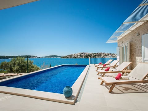 am Strand "Villa Lori"