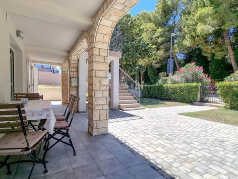 für 4 Personen ca. 80 m&sup2; in Novigrad, Adriaküste Kroatien (Westküste von I