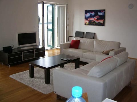 Großes Ferienhaus mit zwei Balkonen