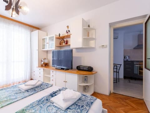 Wohnung in Lucija mit Garten