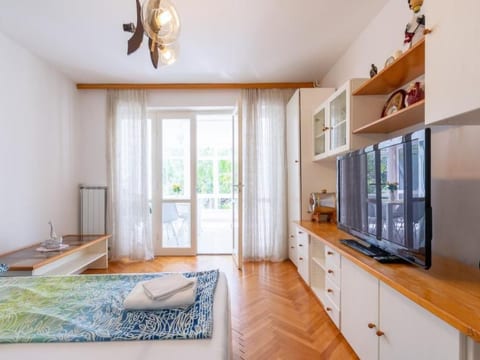 Wohnung in Lucija mit Garten