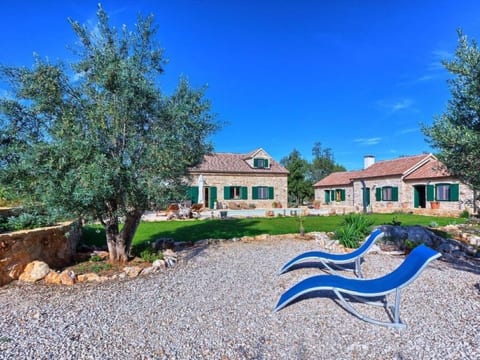 Villa Aristea bestehend aus drei Häusern