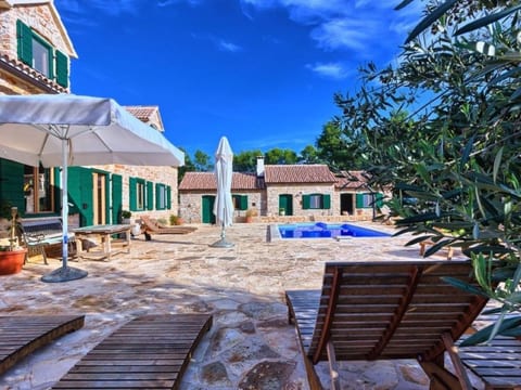 Villa Aristea bestehend aus drei Häusern