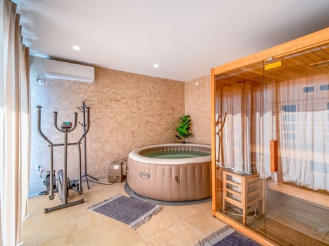 Bathroom / Wellness