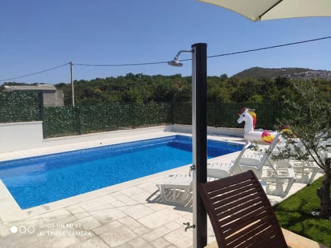 für 8 Personen ca. 120 m&sup2; in Dubrava, Dalmatien (Gespanschaft Split-Dalmat
