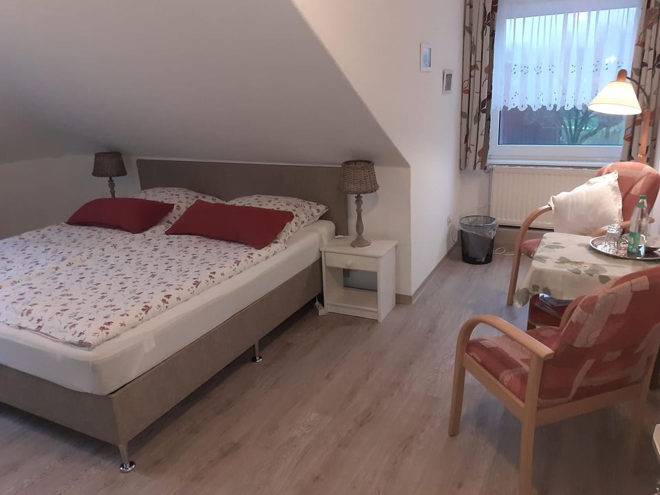 Doppelzimmer mit Frühstück - Krummhörn