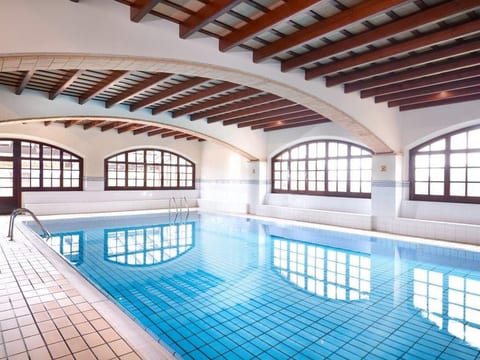 Pool Indoor