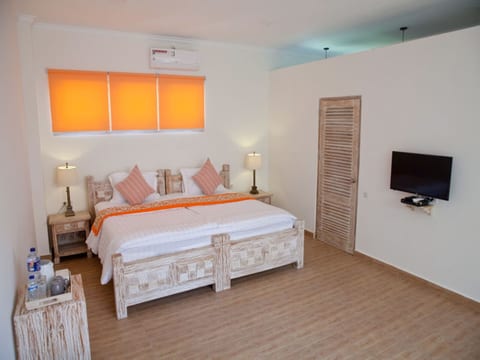 Schlafzimmer mit Doppelbett in 11-Schlafzimmer-Anlage