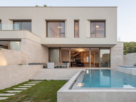 Luxuriöse Villa Aqua