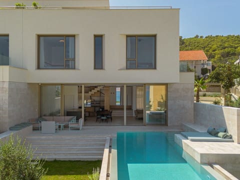 Luxuriöse Villa Aqua